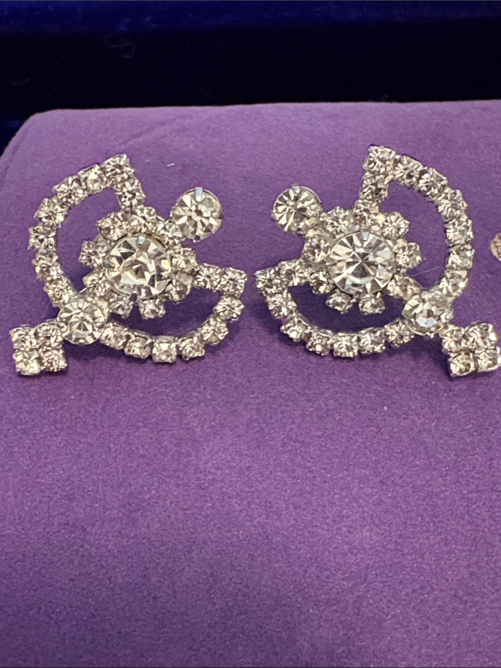 Vintage Crystal Earrings - Silver tone screwback